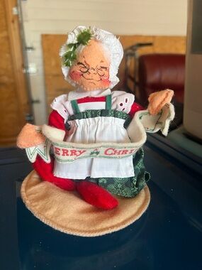 Annalee Mrs. Claus Fabric Figurine, with Merry Christmas Banner